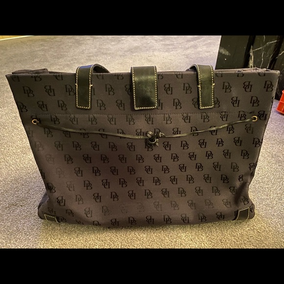 Black Dooney and Bourke Shoulder bag - Picture 2 of 8